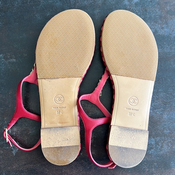 CHANEL Interlocking CC Logo Lambskin T-Strap Sandals - Picture 9 of 11